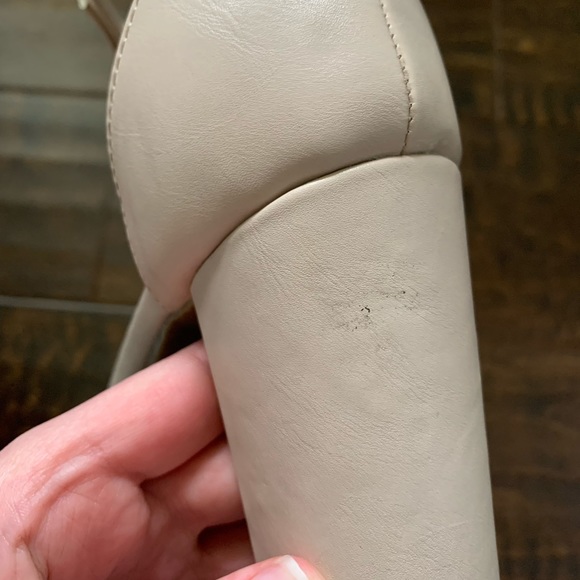 LeChateau Nude heels - Picture 5 of 6